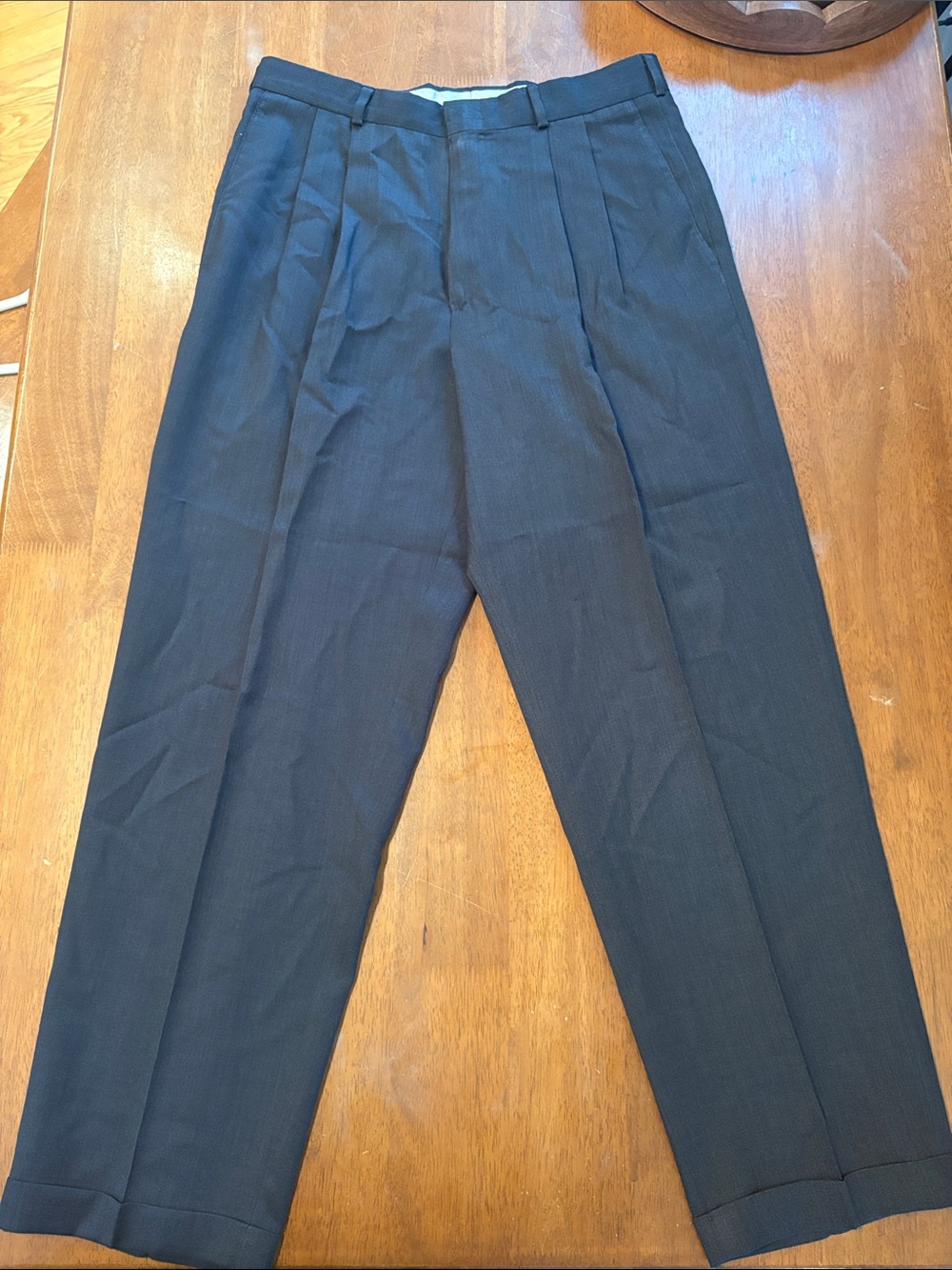 Men's Vintage Slates Pleated Dress Pants in Dark Gray